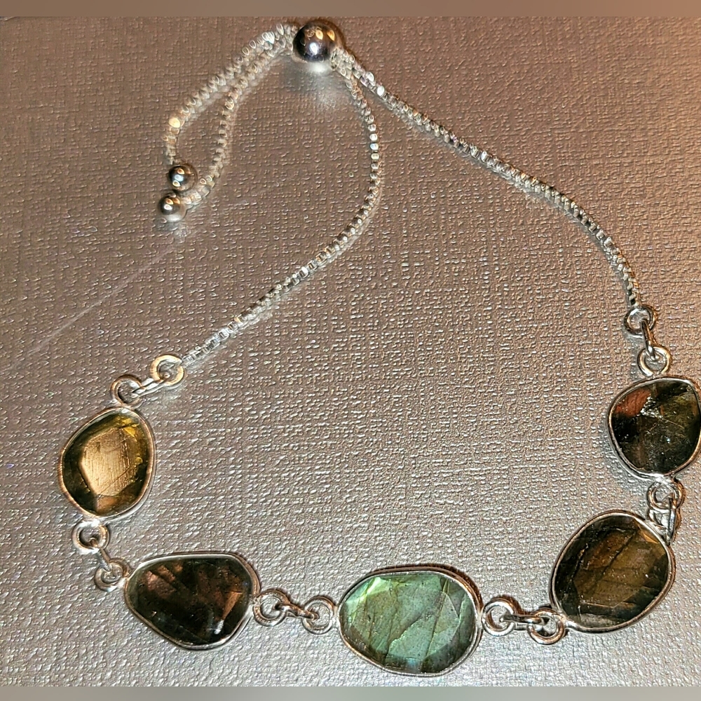TUCSON Artisan Crafted Malagasy Labradorite Sterling Silver Bracelet (10 In)